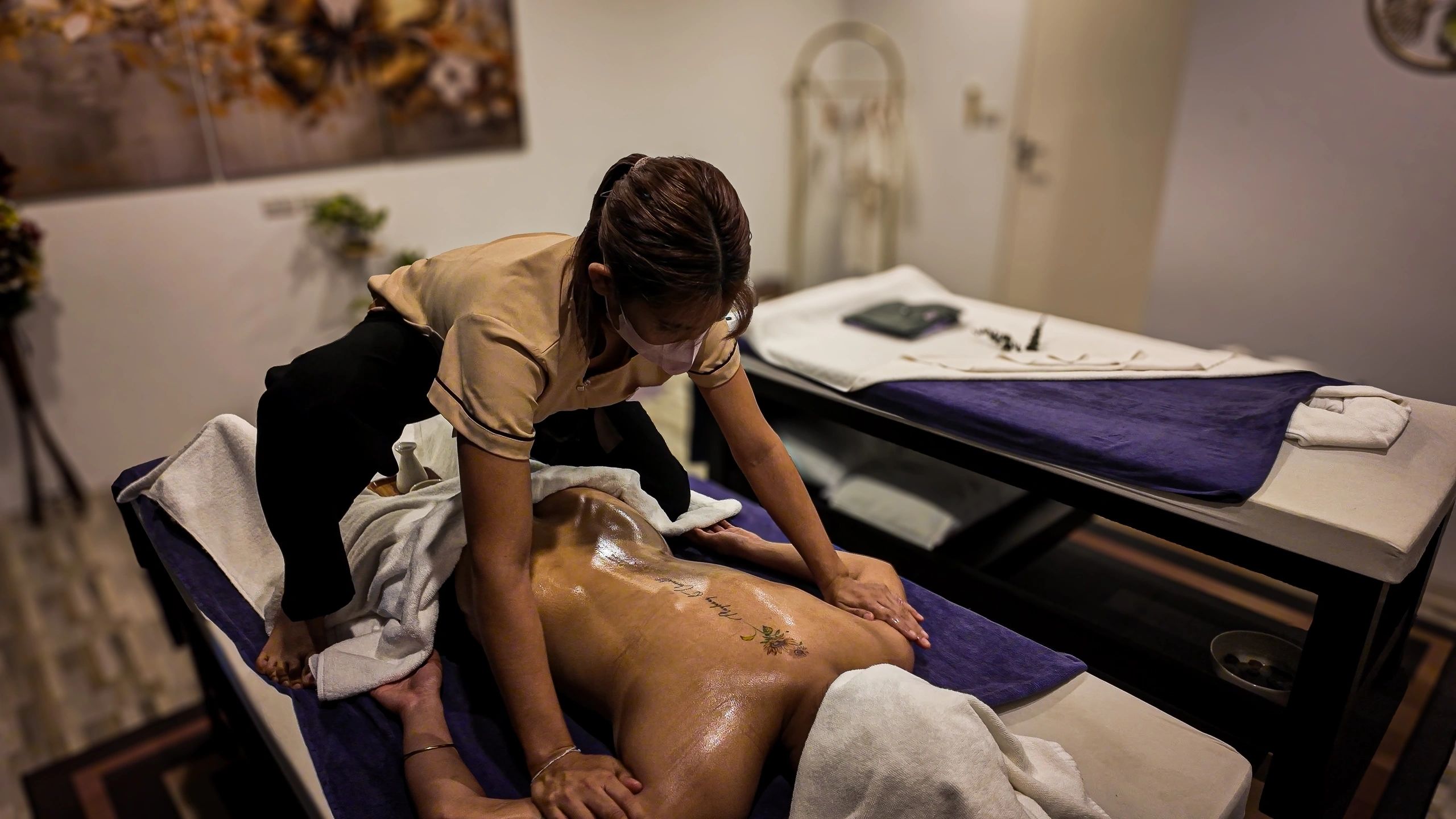 Massage studio entrance on Chaweng-Choengmon Road